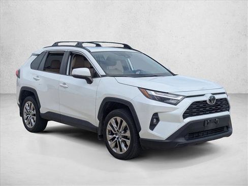 Used 2023 Toyota RAV4 XLE Premium image 3