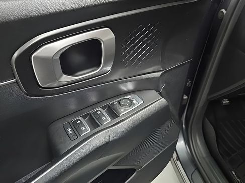 Used 2021 Kia Sorento S FWD image 9