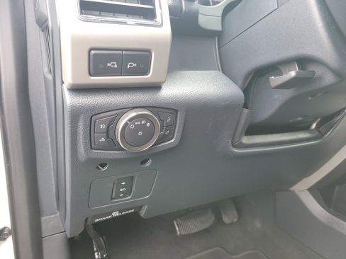 Used 2022 Ford F250 Lariat w/ Lariat Value Package image 7