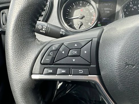 Used 2019 Nissan Rogue S w/ Special Edition Package FWD image 38