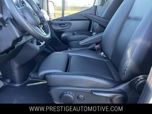 Used 2024 Mercedes-Benz Sprinter 2500 image 19