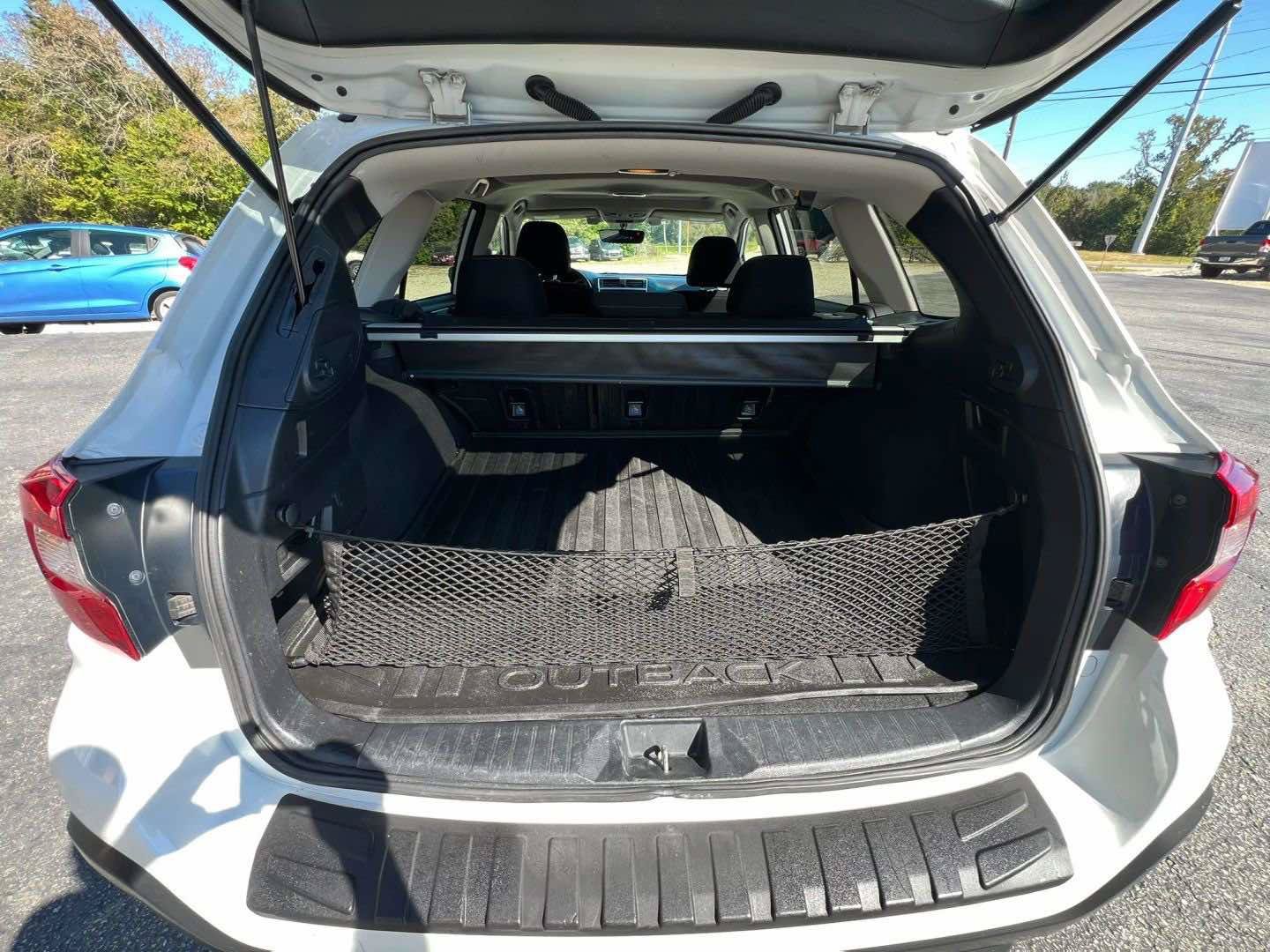 Used 2019 Subaru Outback 2.5i Premium w/ Popular Package #2 AWD/4WD image 9