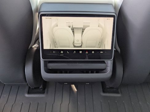 Used 2025 Tesla Model 3 Long Range RWD image 14