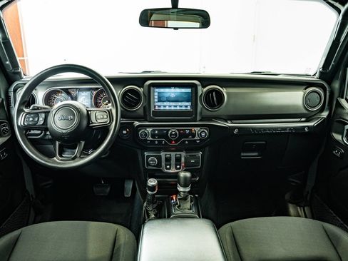 Used 2022 Jeep Wrangler Sport AWD/4WD image 4