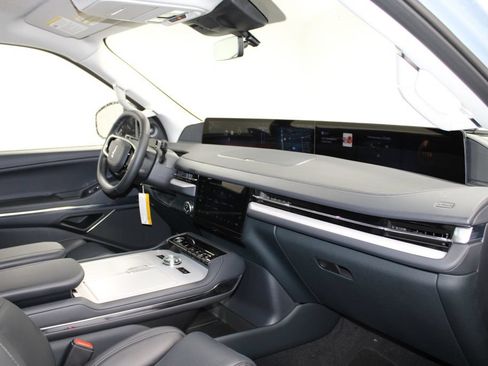 New 2027 Lincoln Navigator Premiere RWD image 31