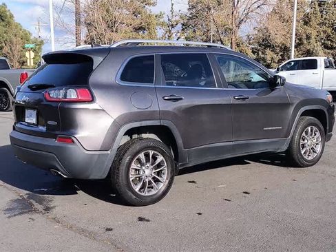 Used 2019 Jeep Cherokee Latitude Plus w/ Comfort/Convenience Group image 9