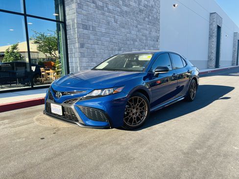 Used 2023 Toyota Camry SE w/ Convenience Package FWD image 1