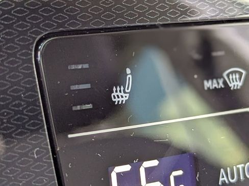 New 2026 Volkswagen Taos SE image 21