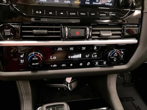 Used 2025 Nissan Pathfinder Platinum AWD/4WD image 31