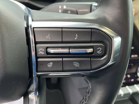 Used 2025 GMC Acadia Elevation image 20