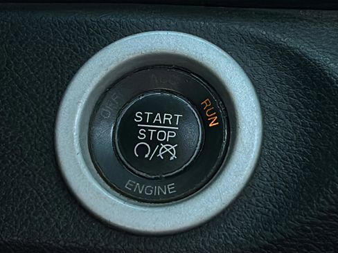 Used 2014 RAM 3500 Laramie image 32