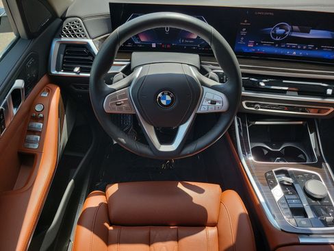Used 2024 BMW X7 xDrive40i w/ Premium Package AWD/4WD image 19