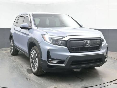 Used 2025 Honda Passport EX-L image 2