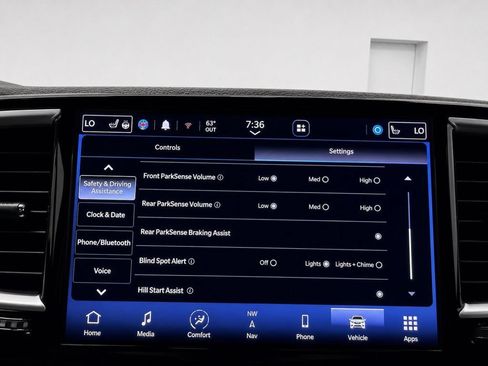 Used 2023 Chrysler Pacifica Limited w/ Uconnect Theater Family Group AWD/4WD image 45