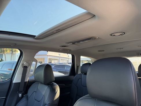 New 2025 Kia Telluride EX w/ EX Captain's Chair Package image 19