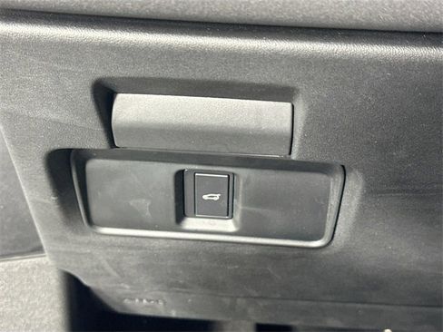 Used 2025 Land Rover Range Rover Evoque S image 24