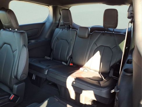 New 2026 Chrysler Pacifica Select AWD/4WD image 14