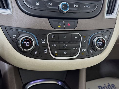 Used 2024 Chevrolet Malibu LT FWD image 16