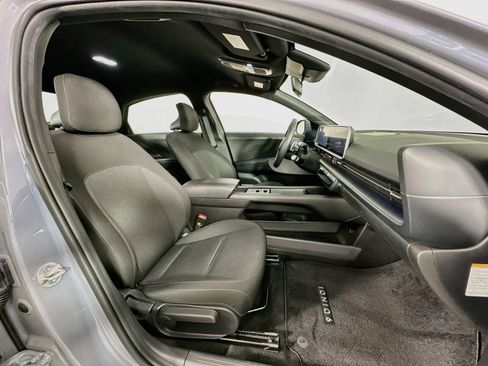 Used 2024 Hyundai Ioniq 6 SE RWD image 28
