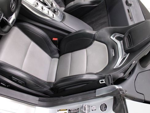 Used 2019 Mercedes-Benz AMG GT Roadster image 24