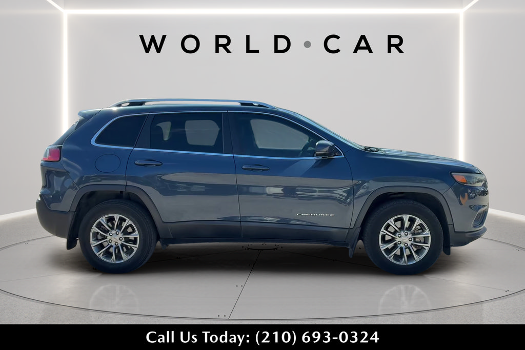 Used 2020 Jeep Cherokee Latitude Plus w/ Cold Weather Group AWD/4WD image 2