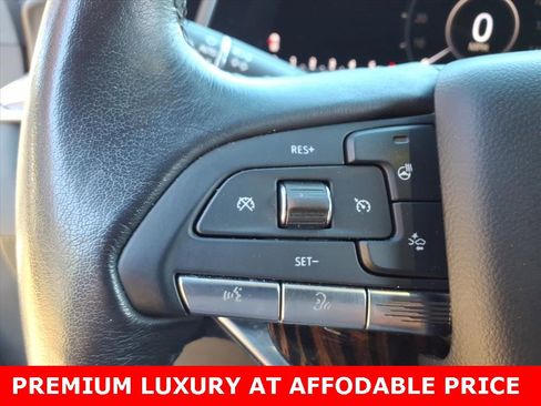 Used 2021 Cadillac Escalade Premium Luxury w/ Performance Package image 19