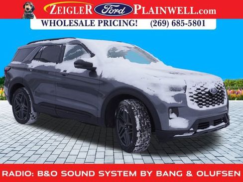 Used 2025 Ford Explorer ST-Line w/ ST-Line Street Pack image 4