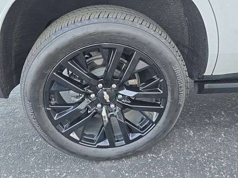 Used 2024 Chevrolet Tahoe High Country w/ Premium Package 2 image 7