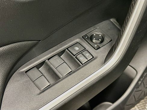 Used 2025 Toyota RAV4 LE AWD/4WD image 15