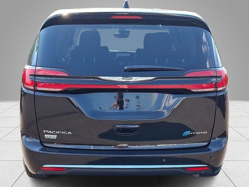 Used 2024 Chrysler Pacifica Limited FWD image 7