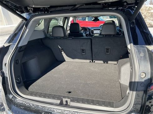 Certified 2022 GMC Terrain SLT w/ Infotainment Package II image 19