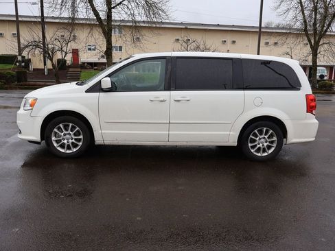 Used 2013 Dodge Grand Caravan R/T w/ Entertainment Group 1 image 3
