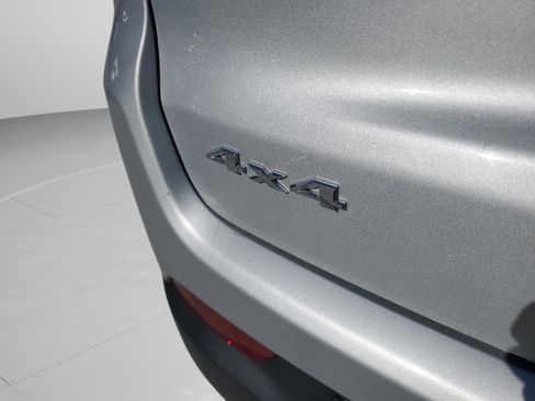 Certified 2024 Jeep Compass Latitude image 9