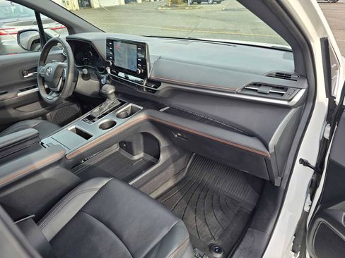 Certified 2024 Toyota Sienna XSE image 12