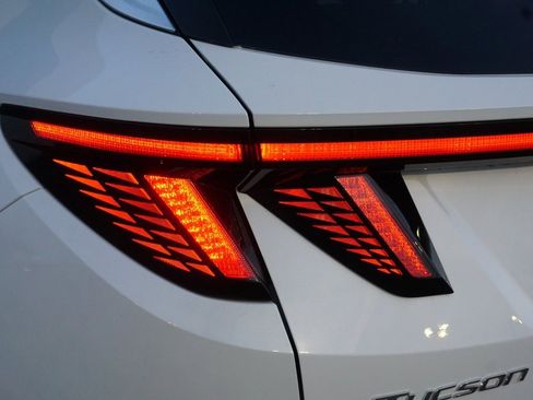 Used 2023 Hyundai Tucson Limited image 35