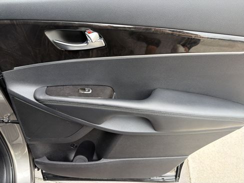 Used 2016 Kia Sorento L FWD image 25