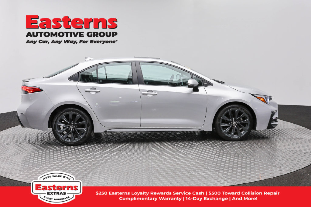Used 2023 Toyota Corolla XSE FWD image 5