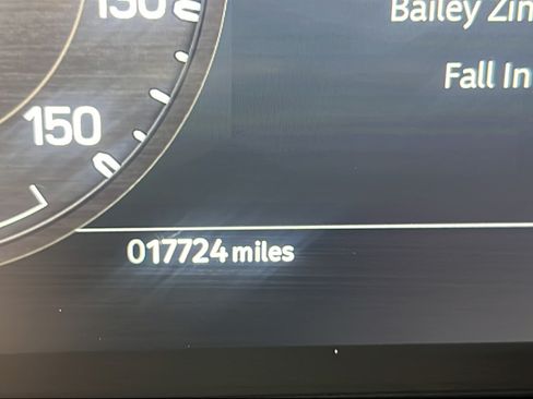 Used 2023 Land Rover Defender 90 V8 AWD/4WD image 29