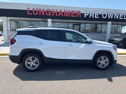 Used 2022 GMC Terrain SLE w/ Driver Convenience Package image 5