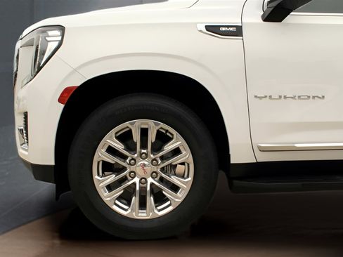 Used 2021 GMC Yukon XL SLT image 7