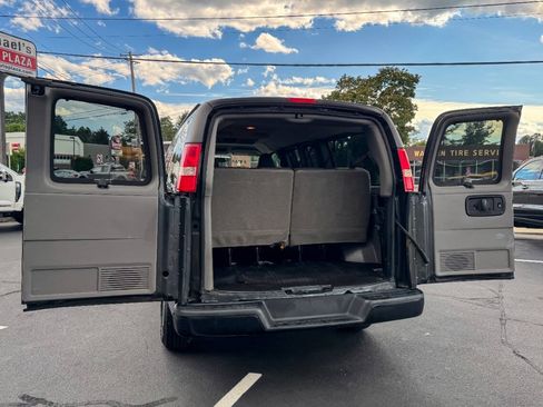 Used 2017 Chevrolet Express 3500 LS RWD image 20