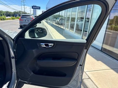 Certified 2025 Volvo XC60 B5 Plus AWD/4WD image 12