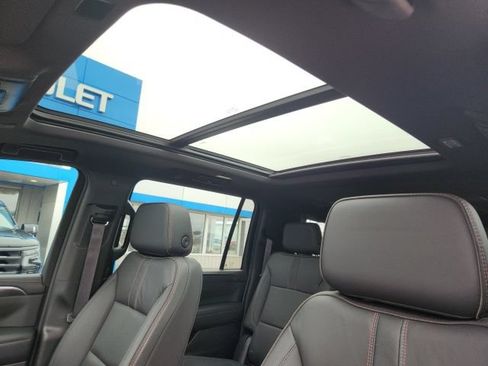 Used 2024 Chevrolet Suburban RST w/ Sport Performance Package AWD/4WD image 24