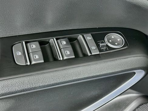 Used 2025 Kia Soul S FWD image 15