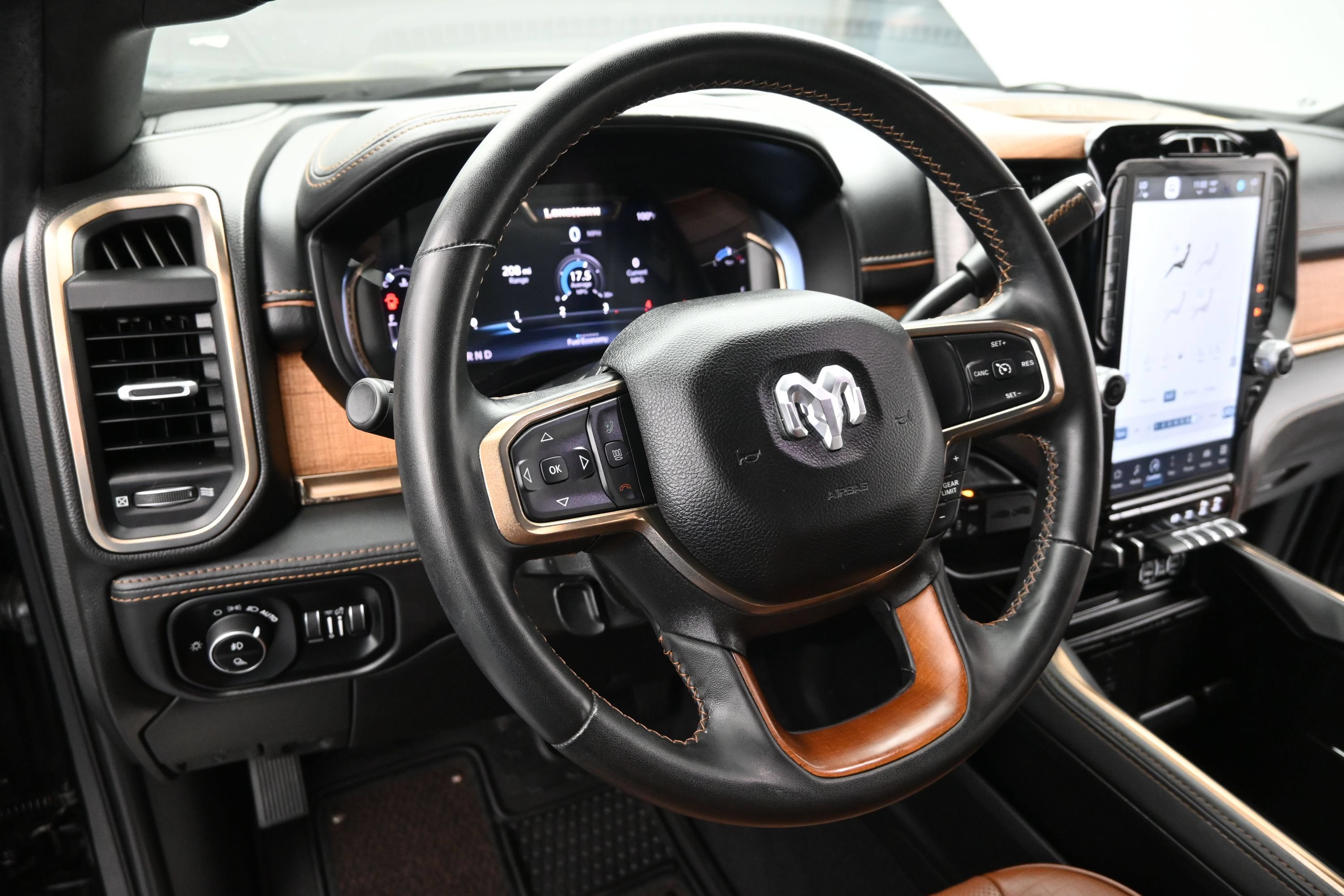 Used 2024 RAM 2500 Limited w/ Towing Technology Group AWD/4WD image 13