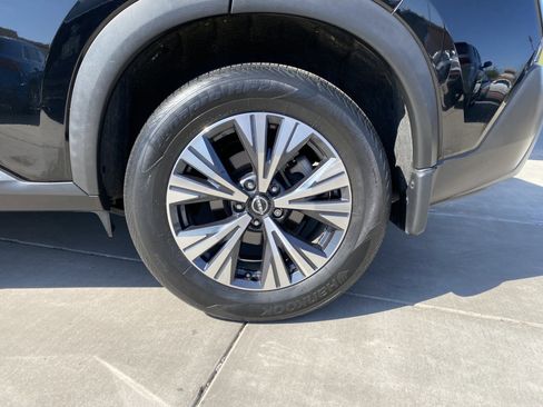 Used 2022 Nissan Rogue SV image 11