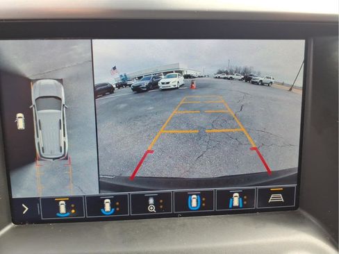 Used 2020 GMC Acadia SLT w/ Premium Package image 32