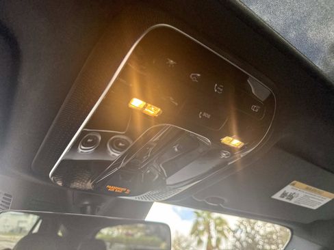 Used 2025 Mercedes-Benz GLC 300 4MATIC image 25