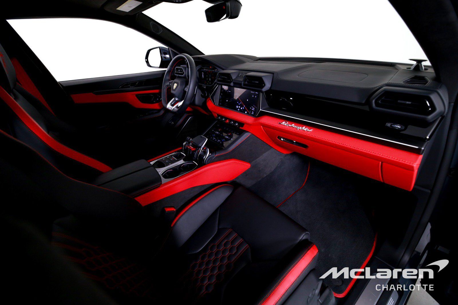 Used 2025 Lamborghini Urus S AWD/4WD image 28