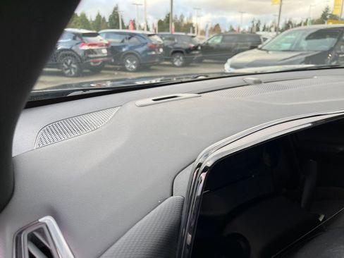 Used 2025 Chevrolet Equinox LT image 34